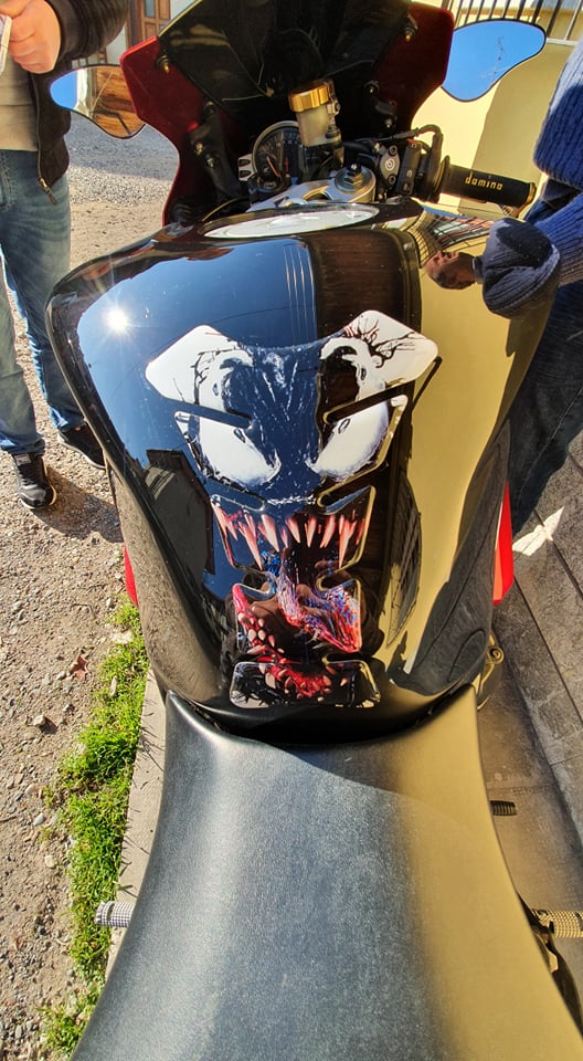 ADESIVI RESINATI PARASERBATOIO PERSONALIZZATTI.