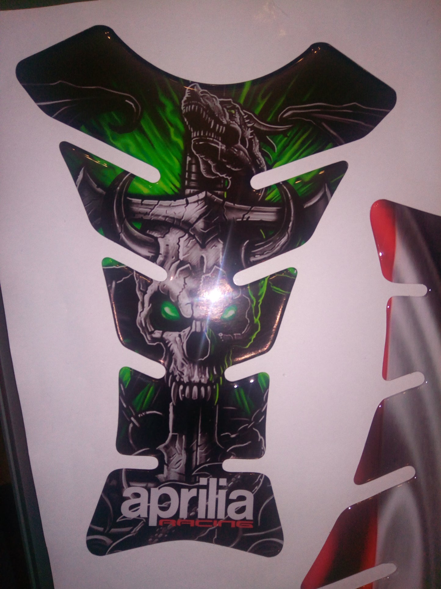ADESIVI RESINATI PARASERBATOIO PERSONALIZZATTI.